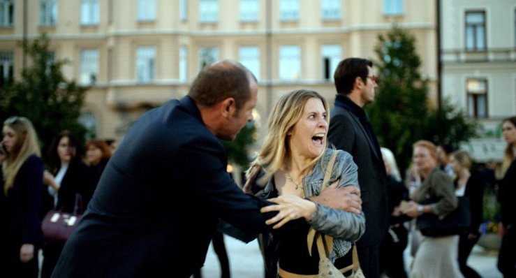 The Square panic in street